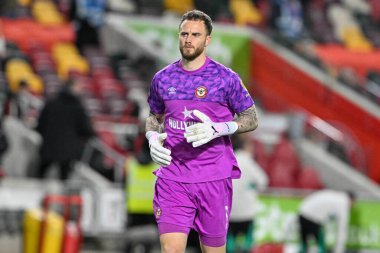 Brentford 'dan Mark Flekken Premier League maçı sırasında Brentford Manchester United' a karşı Gtech Community Stadyumu, Londra, Birleşik Krallık, 30 Mart 202