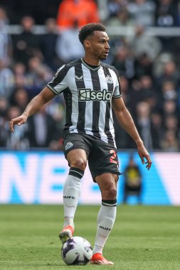 Newcastle United takımından Jacob Murphy 30 Mart 202 'de St. James' s Park, Newcastle, İngiltere 'de oynanan Premier League karşılaşmasında top ile Newcastle United' a karşı.