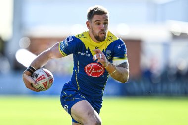 Warrington Wolves 'tan Matt Dufty, 30 Mart 202' de İngiltere 'nin Warrington şehrindeki Halliwell Jones Stadyumu' nda oynanan Warrington Wolves - Catalans Dragons maçında ilk hamlesini yaptı.