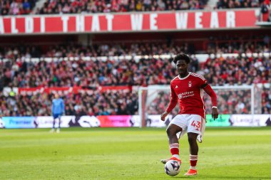 Nottingham Ormanı 'ndan Ola Aina, 30 Mart 202' de Nottingham Forest 'a karşı City Ground, Nottingham, İngiltere' de oynanan Premier League maçı sırasında görev başında.