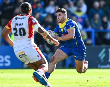 Warrington Wolves 'tan Joe Philbin, 30 Mart 202' de Halliwell Jones Stadyumu 'nda oynanan Warrington Wolves - Catalans Dragons maçında ilk hamlesini yaptı.