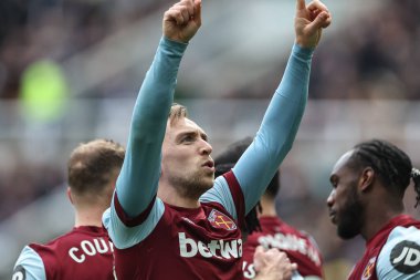 West Ham United takımından Jarrod Bowen, 30 Mart 202 'de St. James' s Park, Newcastle, İngiltere 'de oynanan Premier League maçı Newcastle United - West Ham United maçında 1-3 kazanma golünü kutluyor.