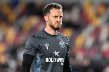 Brentford 'dan Mark Flekken Premier Lig karşılaşmasında maç öncesi ısınma oturumunda Brentford Manchester United' a karşı Gtech Community Stadyumu, Londra, Birleşik Krallık, 30 Mart 202