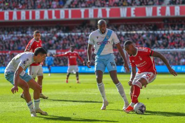 Nottingham Ormanı 'ndan Callum Hudson-Odoi Premier League maçı sırasında Nottingham Forest' a karşı Crystal Palace City Ground, Nottingham, İngiltere 'de 30 Mart 202' de topu tutuyor.