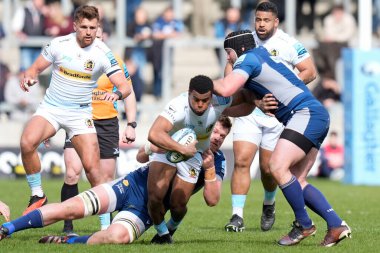 Exeter Chiefs 'ten Immanuel Feyi-Waboso 31 Mart 202' de İngiltere 'nin Eccles Stadyumu' nda Gallagher Premiership maçında Salford Sharks 'a karşı Exeter Chiefs maçında Cobus Wiese ile karşı karşıya geldi.