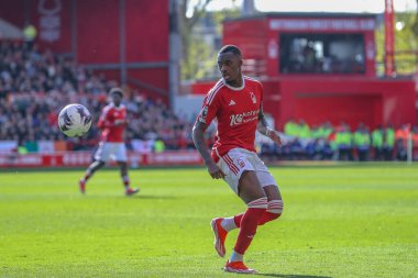 Nottingham Ormanı 'ndan Callum Hudson-Odoi Premier League maçı sırasında Nottingham Forest' a karşı Crystal Palace City Ground, Nottingham, İngiltere 'de 30 Mart 202' de topu izliyor.