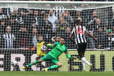 Newcastle United 'tan Alexander Isak, 30 Mart 202' de St. James 's Park, Newcastle, İngiltere' de oynanan Premier League maçı Newcastle United - West Ham United maçında 2-3 öne geçerek penaltı aldı.