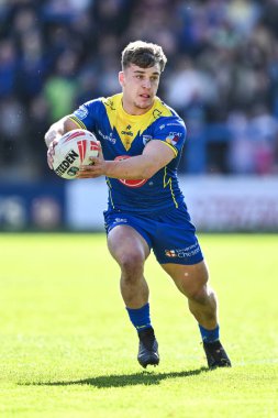 Warrington Wolves 'tan Leon Hayes, 30 Mart 202' de İngiltere 'nin Warrington şehrindeki Halliwell Jones Stadyumu' nda oynanan Betfred Süper Ligi karşılaşmasında ilk hamlesini yaptı.