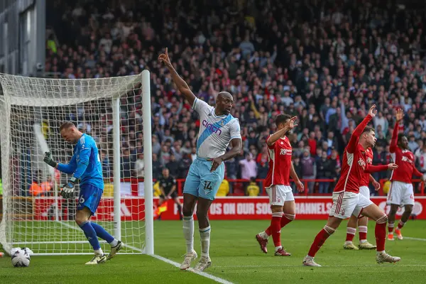 Kristal Saray 'dan Jean-Philippe Mateta 30 Mart 202' de Nottingham Forest 'a karşı Kristal Saray' da oynanan Premier Lig maçında bir köşe için başvuruda bulundu.