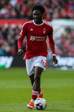Nottingham Ormanı 'ndan Ola Aina, 30 Mart 202' de Nottingham Forest 'a karşı City Ground, Nottingham, İngiltere' de oynanan Premier League maçı sırasında görev başında.