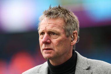 Stuart Pearce, Manchester City ile Arsenal arasındaki Premier Lig maçına 31 Mart 202 'de Etihad Stadyumu' nda katıldı.