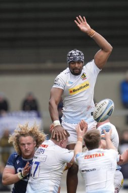 Exeter Chiefs 'ten Christ Tshiunza, 31 Mart 202' de Salford Community Stadyumu 'nda Gallagher Premiership maçında topu dışarı fırlattı.