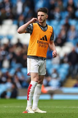 Arsenal 'den Declan Rice Premier Lig maçı öncesinde Etihad Stadyumu' nda Manchester City Arsenal 'e karşı 31 Mart 202' de oynanan maç öncesi ısınma maçında