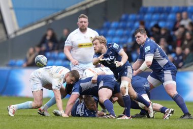 Satış Köpekbalıkları 'ndan Gus Warr, 31 Mart 202' de Salford Community Stadyumu 'nda Gallagher Premiership maçında Sale Sharks Exeter Chiefs' e karşı oynadığı oyundan pas verdi.