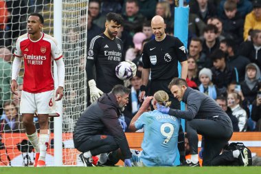 Manchester City 'den Erling Haaland, Manchester City' nin 31 Mart 202 'de Etihad Stadyumu' nda oynadığı Premier League maçında tedavi gördü.