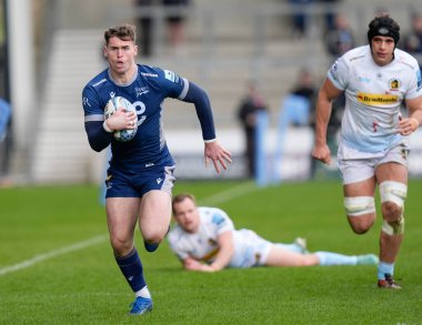 Satış Köpekbalıkları 'ndan Tom Roebuck 31 Mart 202' de Salford Halk Stadyumu 'nda Gallagher Premiership maçında Sale Sharks - Exeter Chiefs maçında gol atmak için ayrıldı.