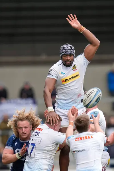 Christ Tshiunza Exeter Chiefs Flicks Ball Line Out Gallagher Premiership — Stock Photo, Image