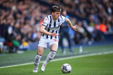 West Bromwich Albion 'dan Tom Fellows, 1 Nisan 202' de West Bromwich Albion, West Bromwich Watford 'a karşı oynanan Gökyüzü İddia Şampiyonası maçında topla ilerliyor.