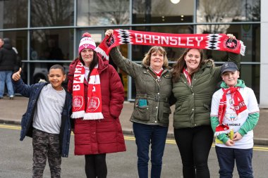 Barnsley taraftarları, 1 Nisan 202 tarihinde İngiltere 'de oynanan Sky Bet 1 karşılaşmasında Burton Albion ve Barnsley' e karşı Pirelli Stadyumu 'nda geldiler.