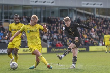 Barnsley 'den Luca Connell, 1 Nisan 202' de İngiltere 'de oynanan Sky Bet 1 karşılaşmasında Burton Albion' a karşı Pirelli Stadyumu 'nda 1-3 berabere kaldı.