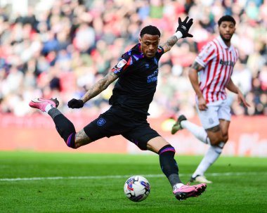 Huddersfield Town 'dan Delano Burgzorg, Stoke City ile Huddersfield Town arasındaki 1 Nisan 202' de oynanan Bet365 Stadyumu 'nda oynanan Sky Bet Şampiyonası maçında gol attı.