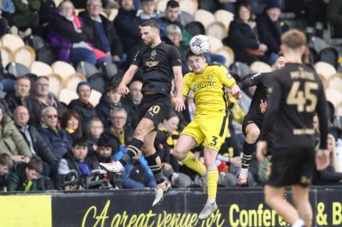 Barnsley 'den Adam Phillips ve Burton Albion' dan Steve Seddon, 1 Nisan 202 tarihinde İngiltere 'nin Trent kentindeki Pirelli Stadyumu' nda oynanan Sky Bet 1 karşılaşmasında Burton Albion Barnsley 'e karşı oynadılar.