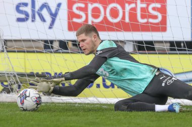 Maç öncesi ısınma oturumunda Barnsley 'den Ben Killip Sky Bet 1 karşılaşmasında Burton Albion' a karşı Pirelli Stadyumu, Burton üzerine Trent, İngiltere, 1 Nisan 202