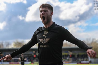 Barnsley 'den John Mcatee, 1 Nisan 202' de İngiltere 'nin Trent kentindeki Pirelli Stadyumu' nda oynanan 1.