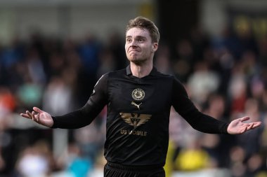 Barnsley 'li Luca Connell, 1 Nisan 202' de İngiltere 'nin Trent kentindeki Pirelli Stadyumu' nda oynanan 1.