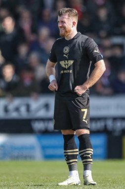 Barnsley takımından Nicky Cadden, 1 Nisan 202 tarihinde İngiltere 'de oynanan Pirelli Stadyumu' nda Burton Albion 'a karşı Barnsley maçında...