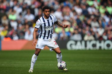 West Bromwich Albion takımından Darnell Furlong, West Bromwich Albion 'a karşı 1 Nisan 202' de The Hawthorns, West Bromwich, İngiltere 'de oynanan maçta