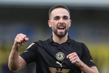 Barnsley 'li Adam Phillips, 1 Nisan 202 tarihinde İngiltere' nin Trent kentindeki Pirelli Stadyumu 'nda oynanan 1.