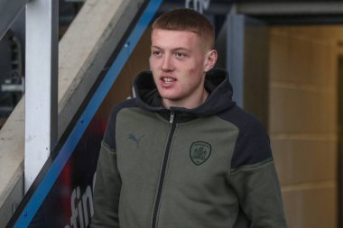 Barnsley 'den Rogan Ravenhill, 1 Nisan 202 tarihinde İngiltere' nin Trent kentindeki Pirelli Stadyumu 'nda oynanan 1.