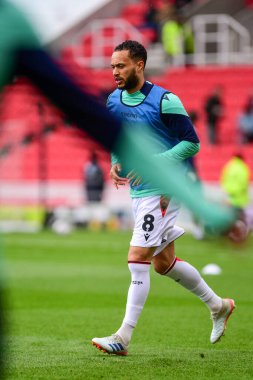Stoke City 'den Lewis Baker, Stoke City' nin 1 Nisan 202 'de Bet365 Stadyumu' nda Huddersfield Town 'a karşı oynadığı Gökyüzü İddia Şampiyonası maçında ısınıyor.