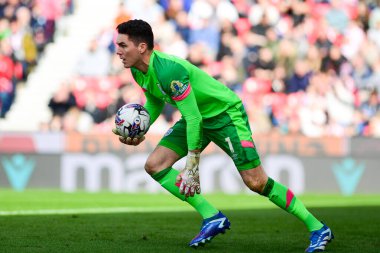Huddersfield Town 'dan Lee Nicholls, Stoke City ile Huddersfield Town arasındaki 1 Nisan 202' de oynanan Bet365 Stadyumu 'nda oynanan Sky Bet Şampiyonası maçında topu aldı.