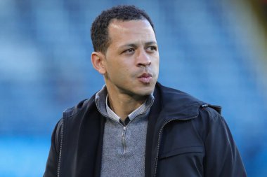 Hull City 'nin teknik direktörü Liam Rosenior, 1 Nisan 202' de Leeds United ile Hull City arasındaki Sky Bet Şampiyonası öncesinde Elland Road Stadyumu 'na geldi.