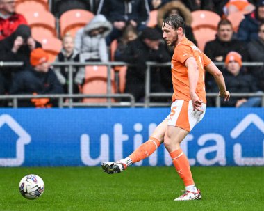 Blackpool takımından Matthew Pennington, 1 Nisan 202 'de Bloomfield Road, Blackpool' da Blackpool-Wycombe Wanderers maçında