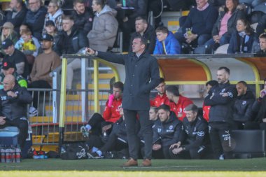 Neill Collins Barnsley 'in baş antrenörü takımına Sky Bet 1 maçında Burton Albion' a karşı Pirelli Stadyumu, Burton üzerine Trent, 1 Nisan 202