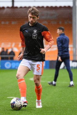 Blackpool 'dan Matthew Pennington, Sky Bet Ligi 1 maçı öncesinde Bloomfield Road, Blackpool, İngiltere' de oynanan Blackpool - 1 Nisan 202 karşılaşmasında