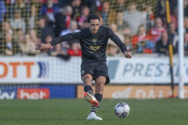 Barnsley 'den Jon Russell, 1 Nisan 202 tarihinde İngiltere' nin Trent kentindeki Pirelli Stadyumu 'nda oynanan Burton Albion-Barnsley maçında pas attı.