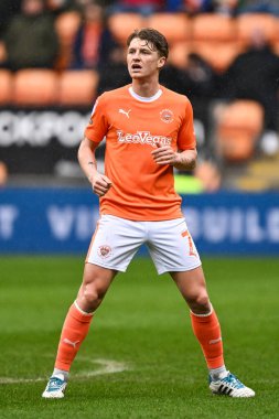Blackpool takımından George Byers 1 Nisan 202 'de Bloomfield Road, Blackpool' da Blackpool-Wycombe Wanderers maçında