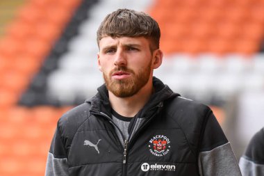 Blackpool 'dan Daniel Grimshaw, 1 Nisan 202' de Bloomfield Road, Blackpool 'da oynanan Blackpool-Wycombe Wanderers maçı öncesinde geldi.