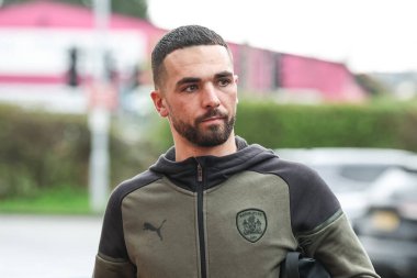 Barnsley 'den Adam Phillips, 1 Nisan 202 tarihinde İngiltere' nin Trent kentindeki Pirelli Stadyumu 'nda oynanan Burton Albion-Barnsley maçı sırasında geldi.