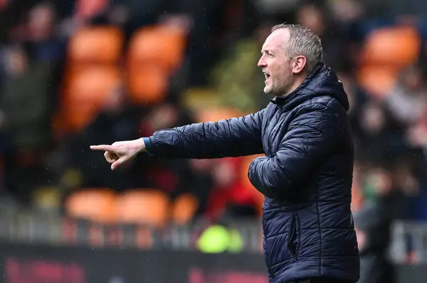 Neil Critchley Manager Blackpool Gives His Team Instructions Sky Bet — Stock Photo, Image