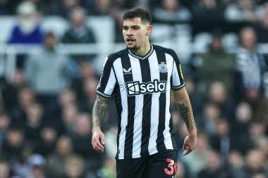 Newcastle United 'dan Bruno Guimares Premier League maçı sırasında Newcastle United Everton' a karşı St. James 's Park, Newcastle, 2 Nisan 2024