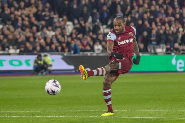 West Ham United takımından Michail Antonio, 2 Nisan 202 'de Londra' daki Tottenham Hotspur 'a karşı oynanan Premier League maçında gol attı.