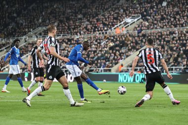 Everton 'dan Abdoulaye Doucour, Premier League maçı Newcastle United' ın Everton 'a karşı oynadığı 2 Nisan 2024' te St.James 's Park, Newcastle' da kalede gol attı.