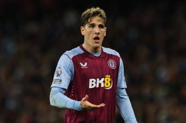 Aston Villa takımından Nicol Zaniolo, Manchester City ile Aston Villa maçında 3 Nisan 2024 'te Etihad Stadyumu' nda tepki gösterdi.