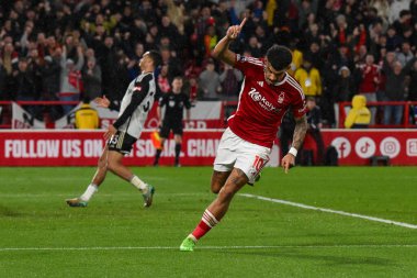 Nottingham Ormanı 'ndan Morgan Gibbs-White, Premier League maçında Nottingham Forest Fulham' a karşı oynadığı 2 Nisan 202 'de Nottingham, İngiltere' de 3-0 'lık galibiyet golünü kutluyor.