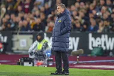 Premier Lig maçında Tottenham Hotspur 'un Ange Postecoglou teknik direktörü West Ham United Tottenham Hotspur' a karşı Londra Stadyumu, İngiltere, 2 Nisan 202
